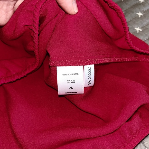 New York & Company Women’s Bold Pink V-Neck Blouse Size XL - Picture 7 of 7